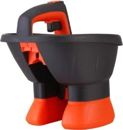 FUXTEC Strooier - Universele Handstrooier - Zoutstrooier - Kunstmeststrooier - Werkt Op Batterijen (geleverd Zonder Batterij) - FX-US270 7 FUXTEC Strooier - Universele Handstrooier - Zoutstrooier - Kunstmeststrooier - Werkt Op Batterijen (geleverd Zonder Batterij) - FX-US270 -Tuin- En Buitenwinkels 1131x1200 5