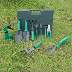 Merkloos 10-Delige Tuingereedschap Set Inclusief Opbergkoffer - Tuinierset - Tuinsetje - Gereedschap Voor Tuin - Tuinschaar - Tuinschepje - Bloemenschaar - Voegenkrabber - Plantenspuit - Grasschaar - Bloemenschep - Tuinhark -Tuin- En Buitenwinkels 1200x1200 1118