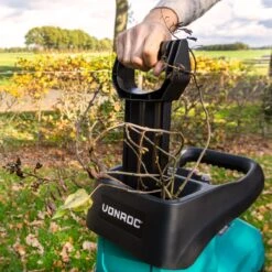 VONROC Stille Hakselaar/Shredder 2800W – Voor Takken Tot Ø45mm – Incl. 60L Opvangbak & Duwstok -Tuin- En Buitenwinkels 1200x1200 1219