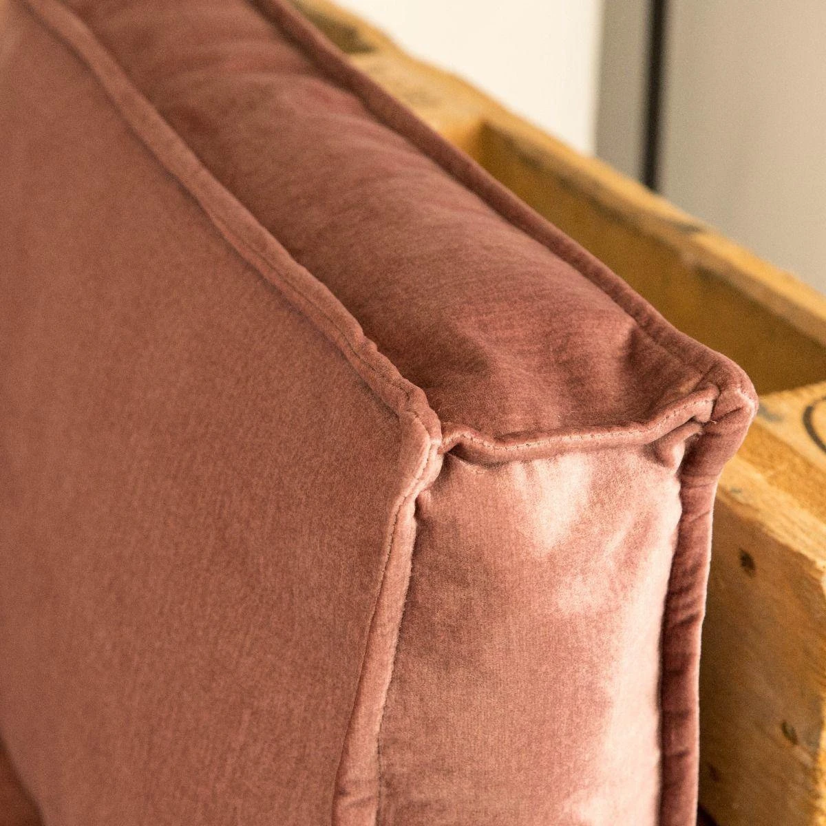 2L Home & Garden Rugkussen Velvet Oud Roze - 120 X 40cm 4 2L Home & Garden Rugkussen Velvet Oud Roze - 120 X 40cm - Afbeelding 4