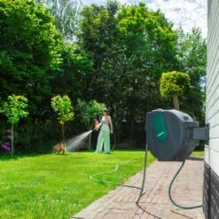 VONROC Automatische Slanghaspel – Incl. 25m Tuinslang, Aansluitslang, Spuitstuk, Koppelingen & Kraanaansluiting -Tuin- En Buitenwinkels 1200x1200 1544