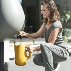 Elho Pure Raindrop 70L - Geel/Oker -Tuin- En Buitenwinkels 1200x1200 1803