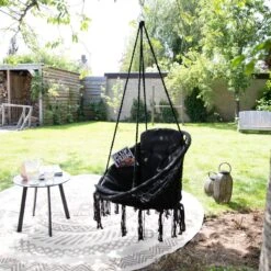 Vita5 Macramé Hangstoel - Voor Binnen En Buiten - Zonder Standaard - Incl. Kussen, Boekenvak En Beschermhoes - Tot 150kg - Zwart -Tuin- En Buitenwinkels 1200x1200 407