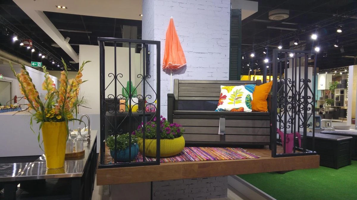 Keter - Hudson Bench Box - 2-zits Bank - Opbergbox - Hout Look & Feel - 227L - 138x63x89cm - Antraciet 5 Keter - Hudson Bench Box - 2-zits Bank - Opbergbox - Hout Look & Feel - 227L - 138x63x89cm - Antraciet - Afbeelding 5