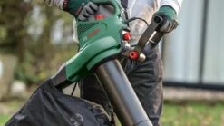 Bosch UniversalGardenTidy 2300 Bladblazer - Op Snoer - 2300 W -Tuin- En Buitenwinkels 1200x675 23