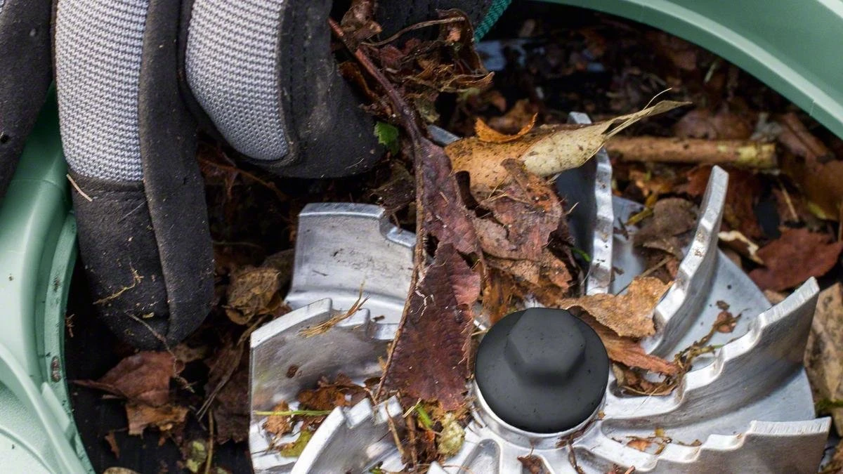 Bosch UniversalGardenTidy 3000 Bladblazer - Op Snoer - 3000 W 8 Bosch UniversalGardenTidy 3000 Bladblazer - Op Snoer - 3000 W - Afbeelding 8