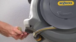 Hozelock AutoReel Slangenhouder / Wandslangbox 20m - Ø12,5mm -Tuin- En Buitenwinkels 1200x675 42