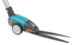 GARDENA Comfort Grasschaar - Op Steel -Tuin- En Buitenwinkels 1200x741 1