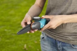 GARDENA Comfort Grasschaar - Op Steel -Tuin- En Buitenwinkels 1200x799 90