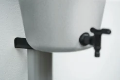 Elho Green Basics Rain Catcher 33 - Regenton Voor Balkonbuiten - Ø 33.5 X H 73.5 Cm - Grijs/Living Concrete -Tuin- En Buitenwinkels 1200x800 412