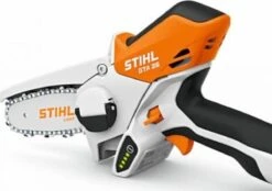 Stihl Accu Mini Kettingzaag SET - Snoeischaar - Snoeizaag - Hand Kettingzaag - Professioneel- Hovenier- Tuinman -Tuin- En Buitenwinkels 1200x847 5