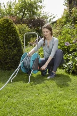 GARDENA - AquaRoll CleverRoll S Set Slangenwagen - Incl. 20 M Slang - Maximaal 40 M Opbergcapaciteit 26 GARDENA - AquaRoll CleverRoll S Set Slangenwagen - Incl. 20 M Slang - Maximaal 40 M Opbergcapaciteit -Tuin- En Buitenwinkels 798x1200 12