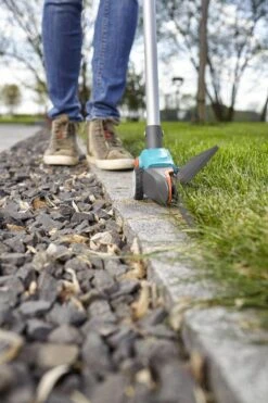 GARDENA Comfort Grasschaar - Op Steel -Tuin- En Buitenwinkels 799x1200 27