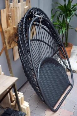Merkloos Hangstoel Norway - Zwart Wicker & Touw Luxe Egg Hangstoel Met Dikke Antraciete Kussens Met Frame - Inklapbare Basket -Tuin- En Buitenwinkels 800x1200 14